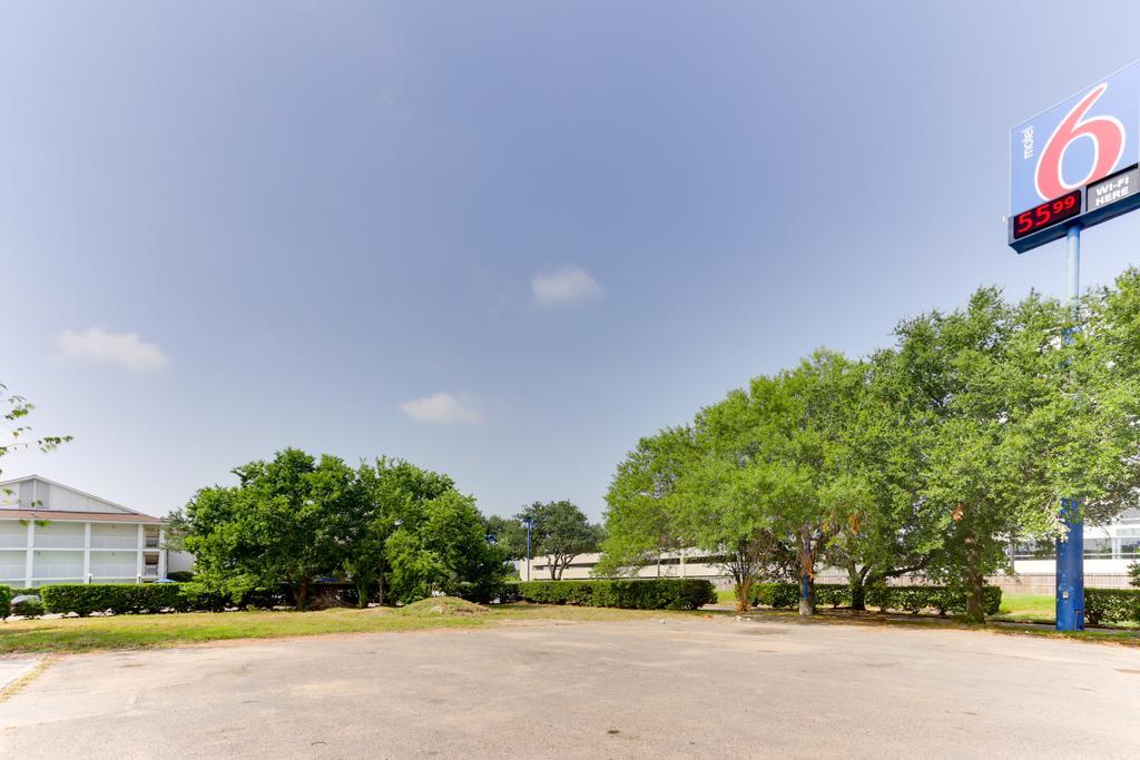 Motel 6 Houston, Tx - West Экстерьер фото