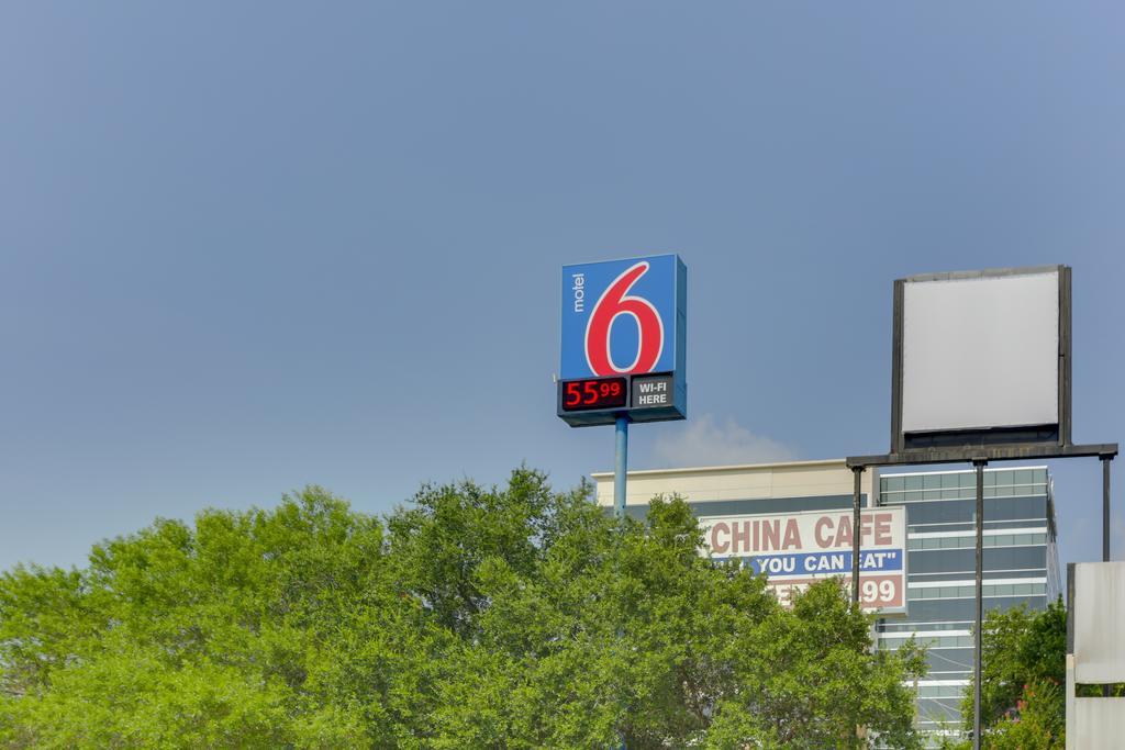 Motel 6 Houston, Tx - West Экстерьер фото