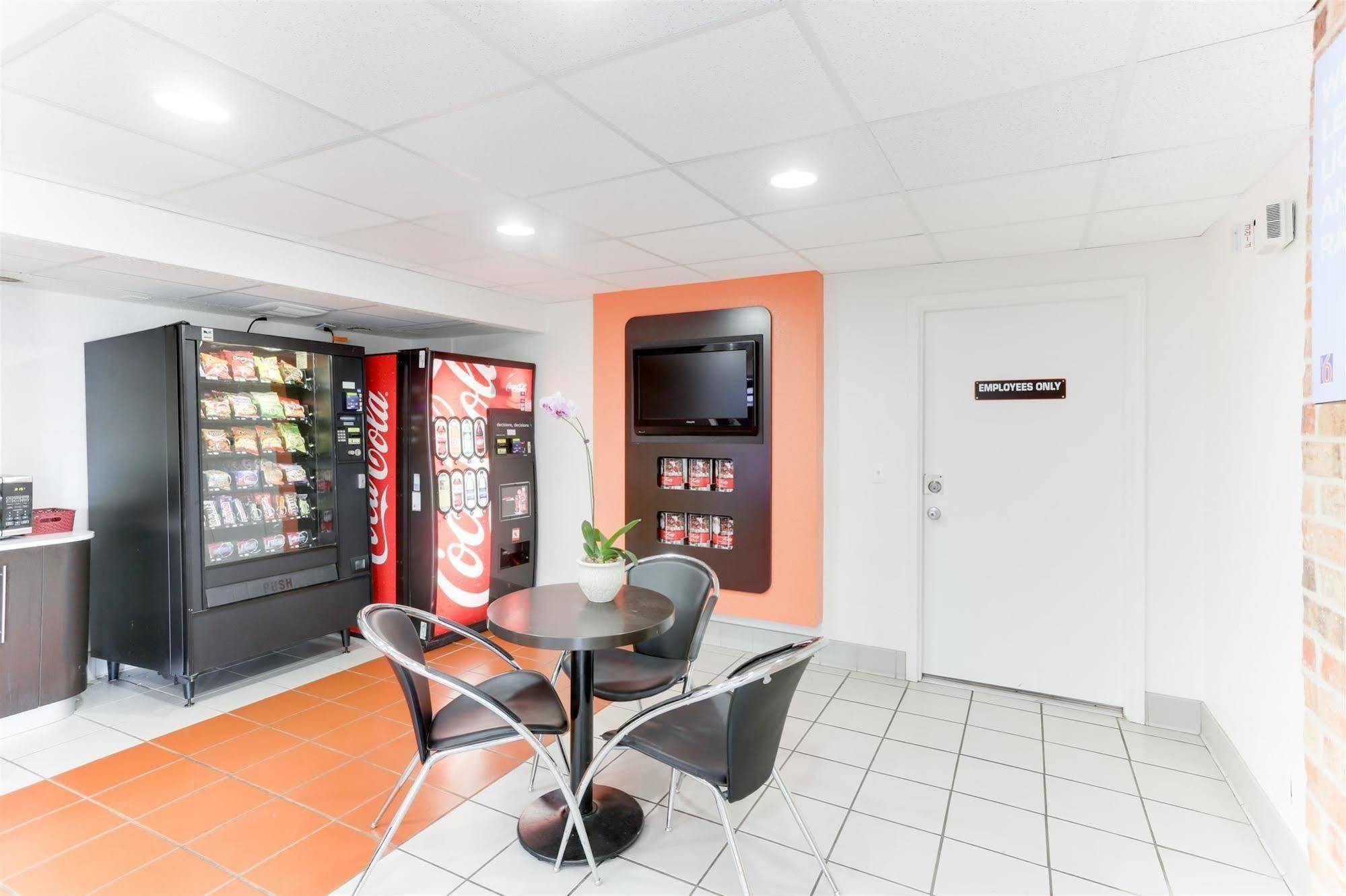 Motel 6 Houston, Tx - West Экстерьер фото