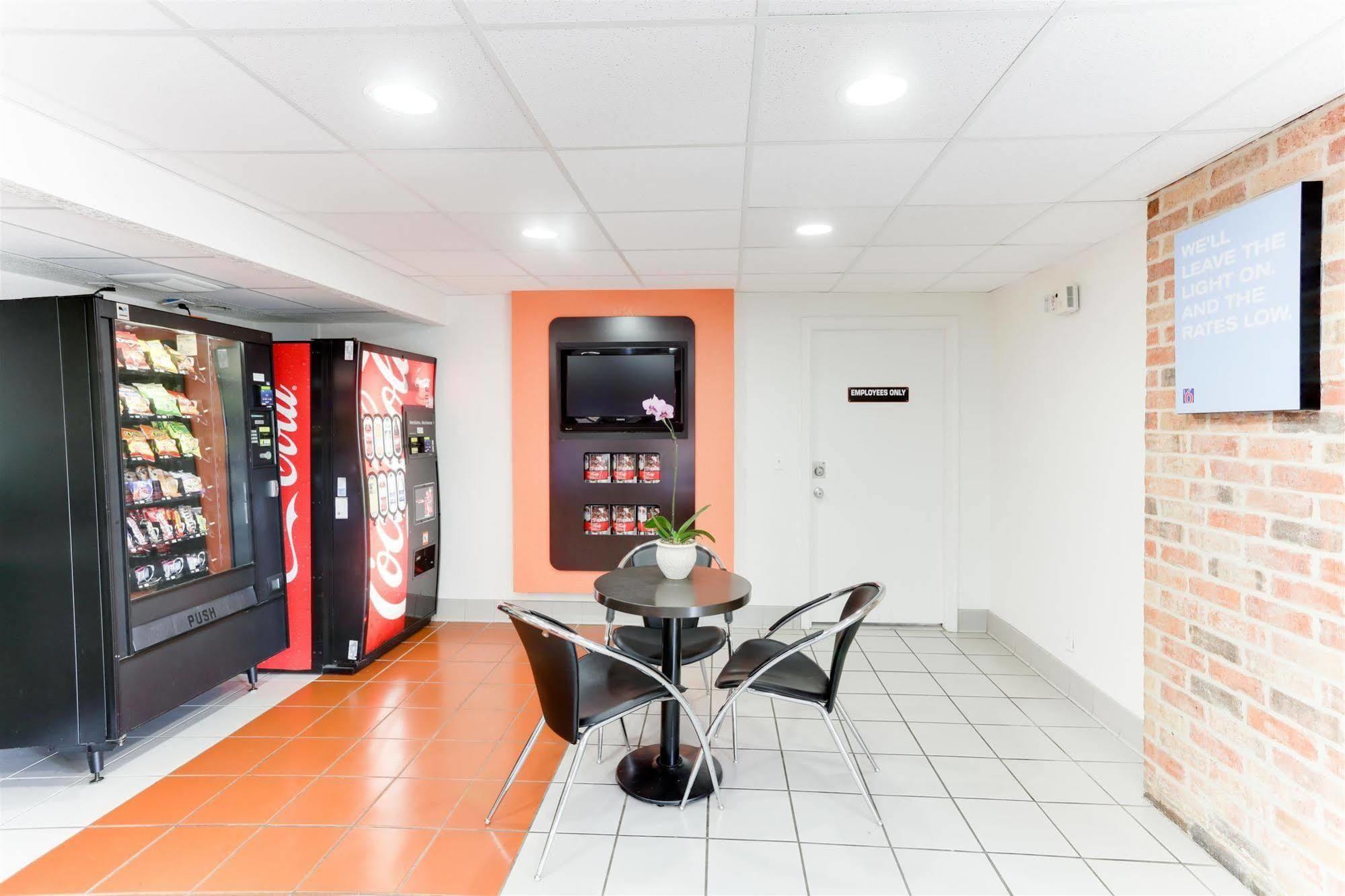 Motel 6 Houston, Tx - West Экстерьер фото