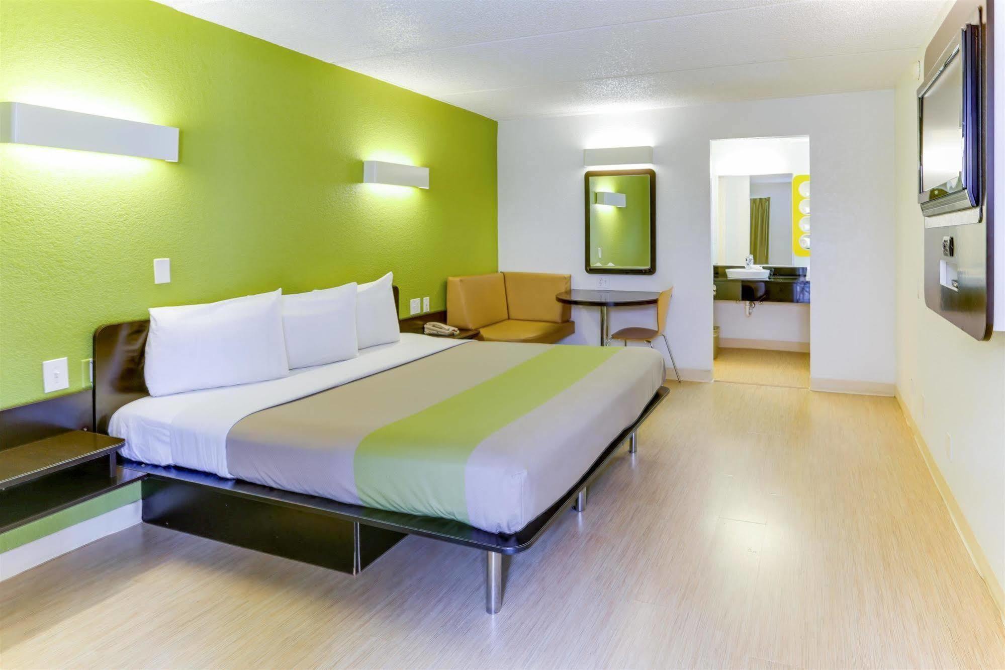 Motel 6 Houston, Tx - West Экстерьер фото