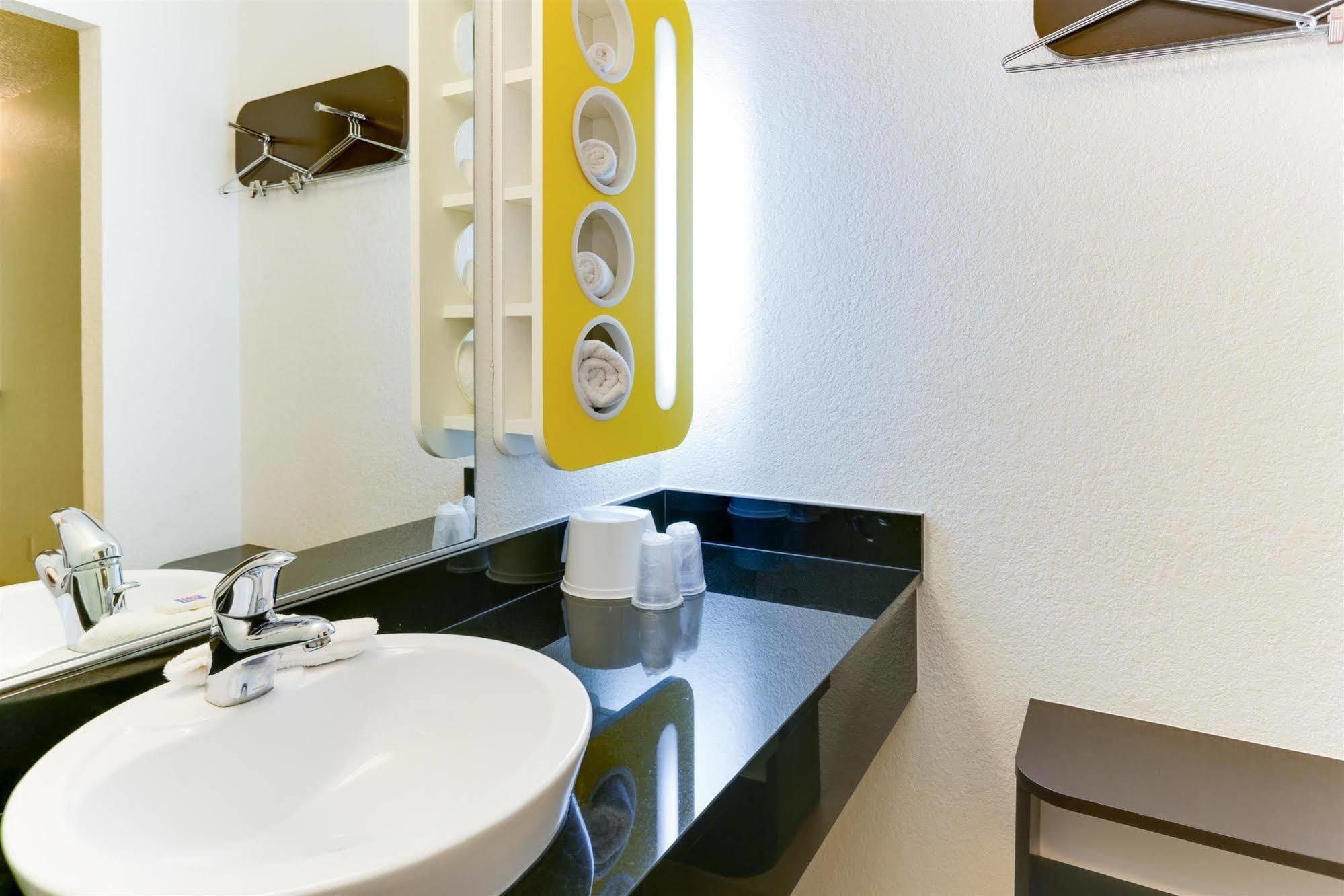 Motel 6 Houston, Tx - West Экстерьер фото