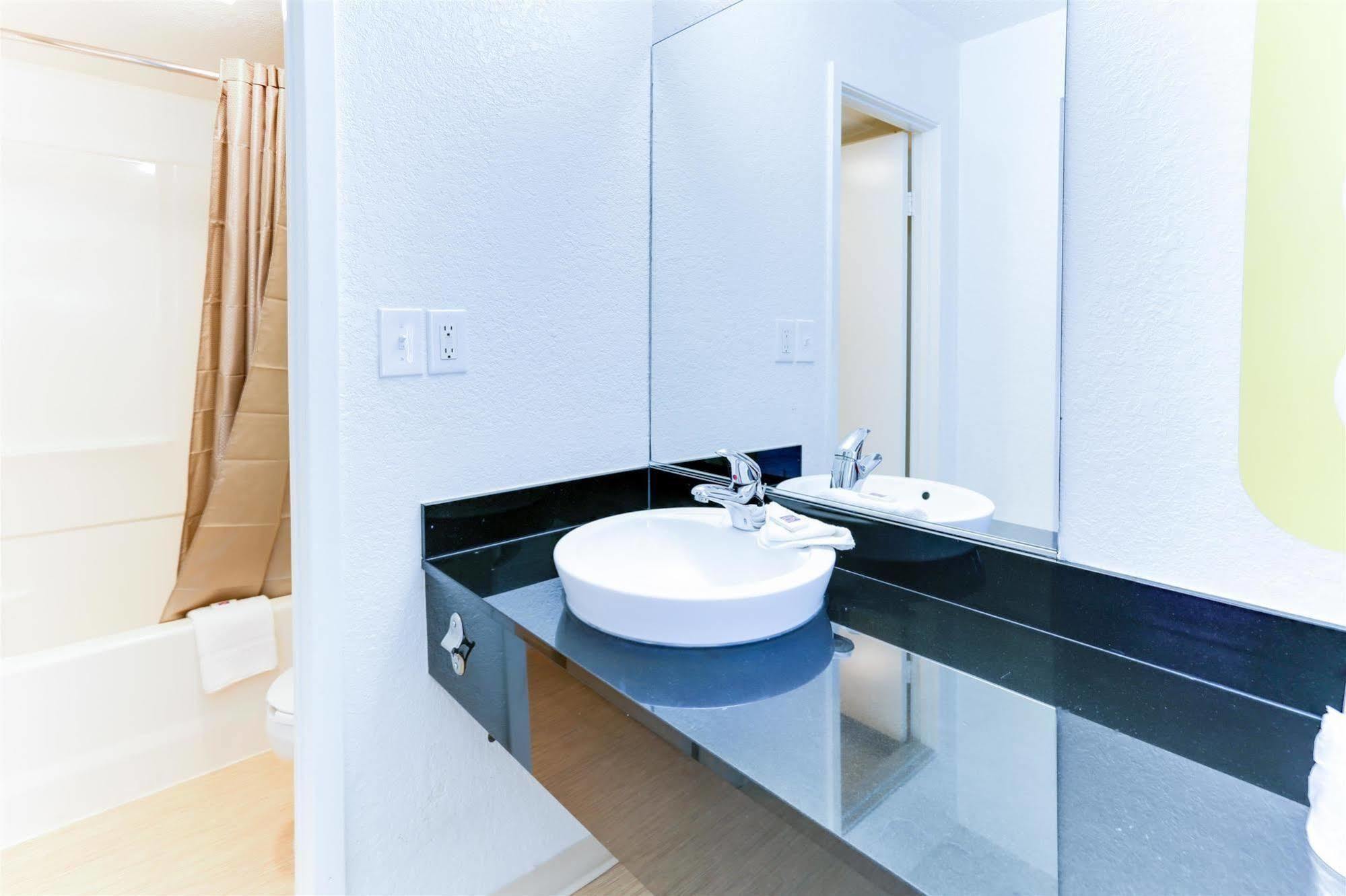 Motel 6 Houston, Tx - West Экстерьер фото