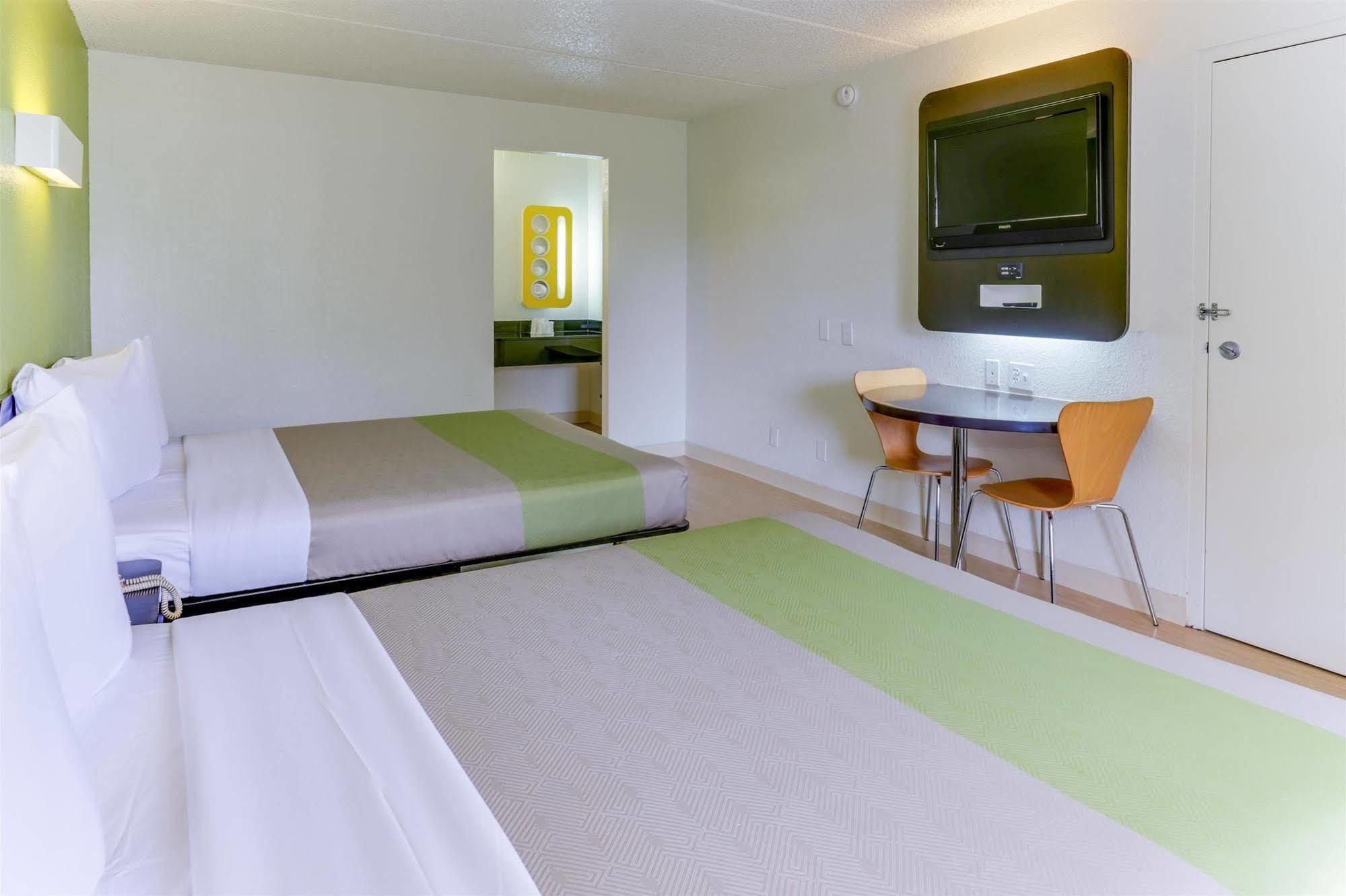 Motel 6 Houston, Tx - West Экстерьер фото