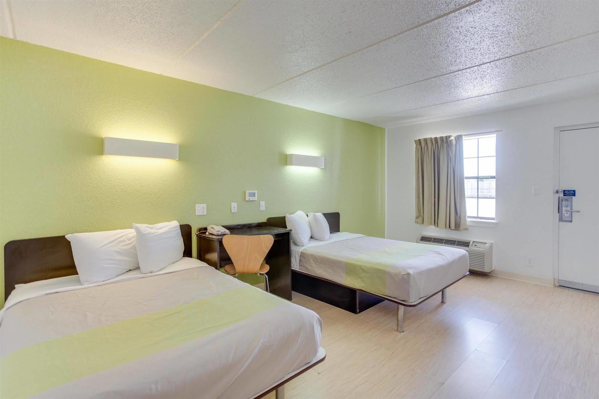 Motel 6 Houston, Tx - West Экстерьер фото