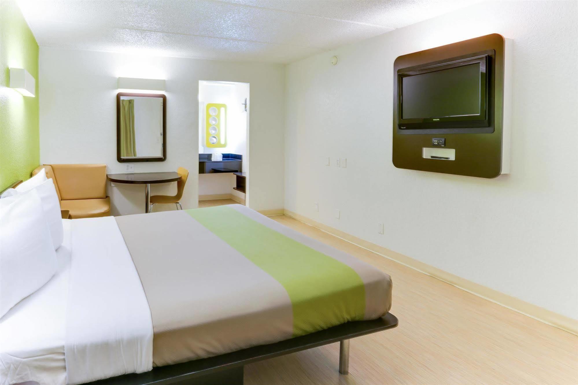 Motel 6 Houston, Tx - West Экстерьер фото